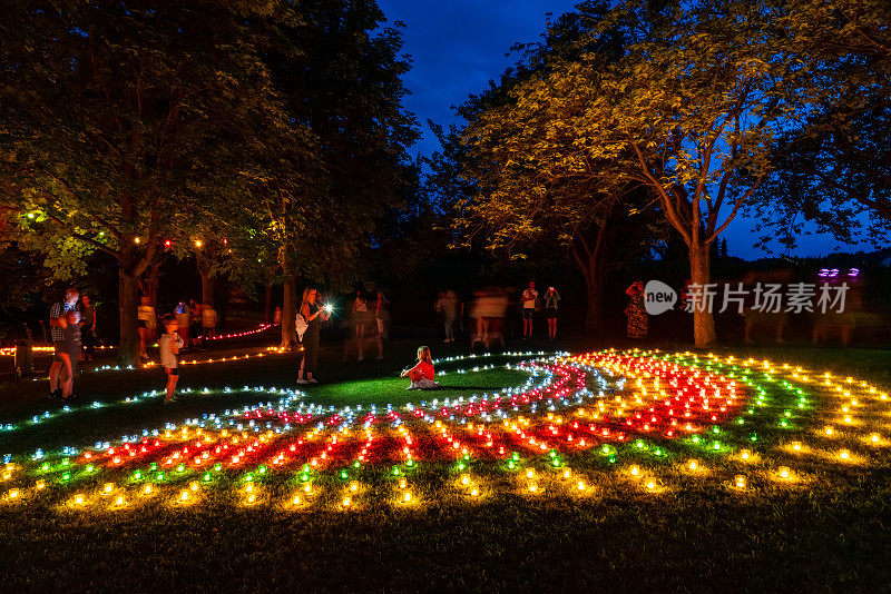 温泉公园Bad Zwesten，每年超过18000盏彩灯将温泉公园变成一个浪漫的灯光海洋。